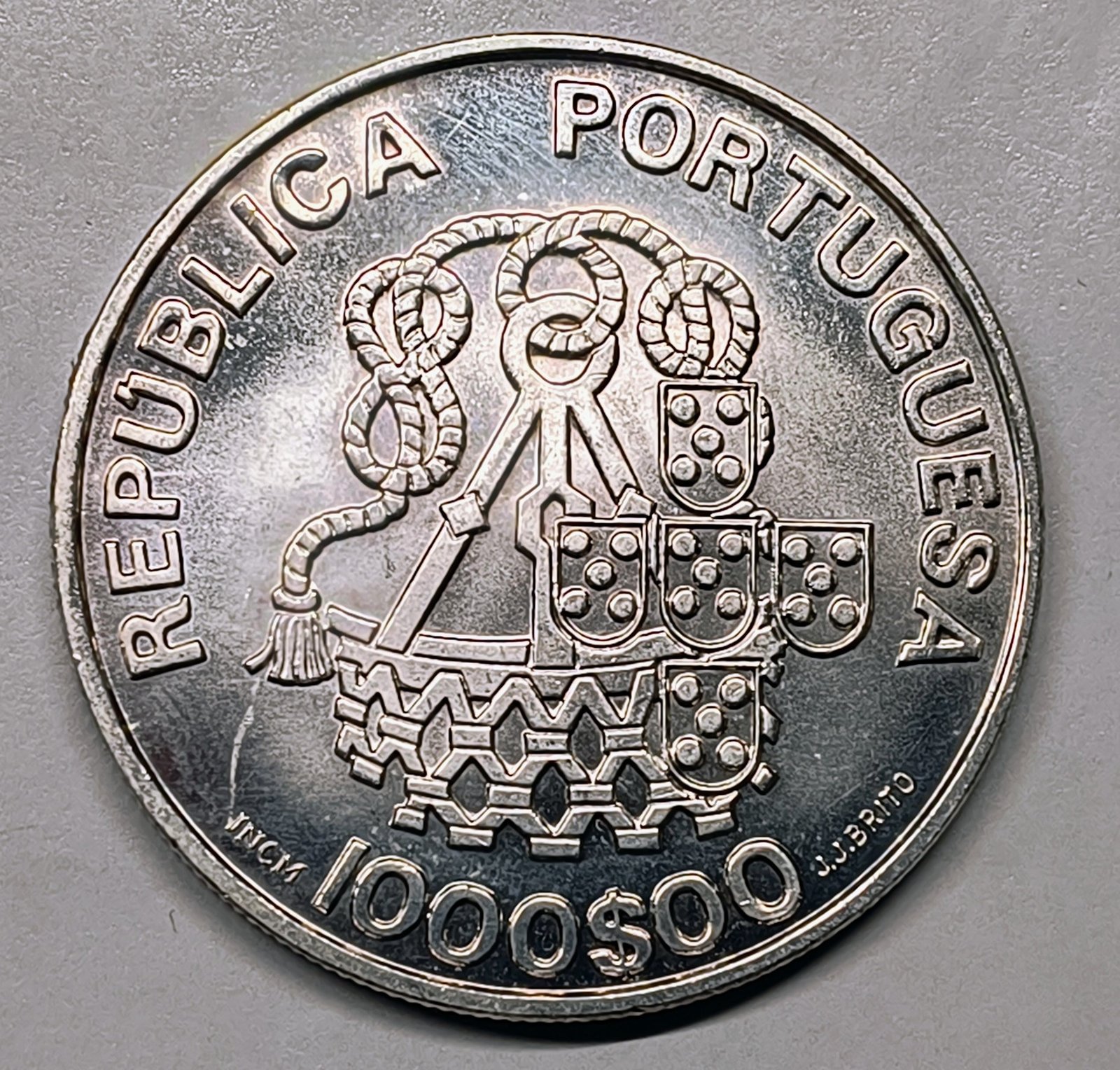 1000 Escudos Portugal 1998 – 500 Aniv. Santa Casa Misericordia · Plata 0,500 · ArgentumSun — Reverso
